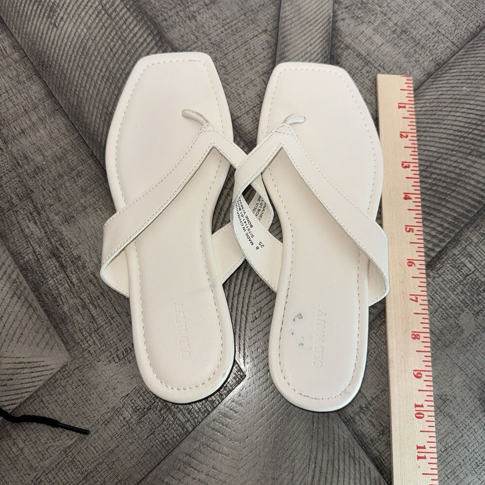 Old Navy Flip Flop Sandals Women’s Size 8 White Solid Flat MPN 751141-01
